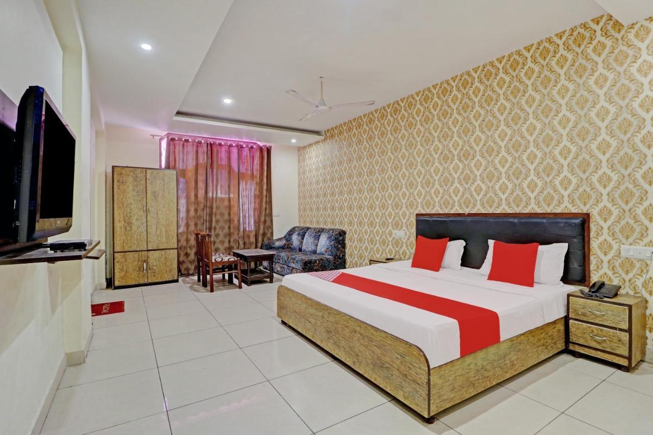 Oyo 74073 Hotel Abhishek Ludhiana Exterior photo